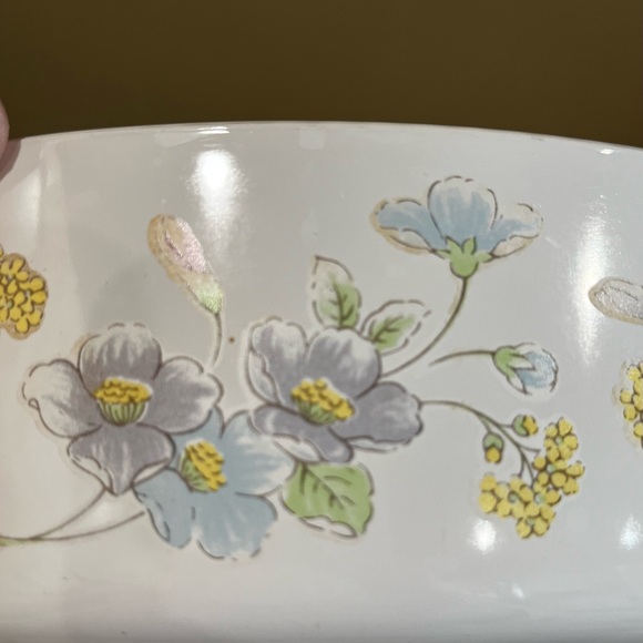 Beautiful Vintage Corningware Pastel Flowers Pattern 1.5 litre with lid. - Picture 4 of 6